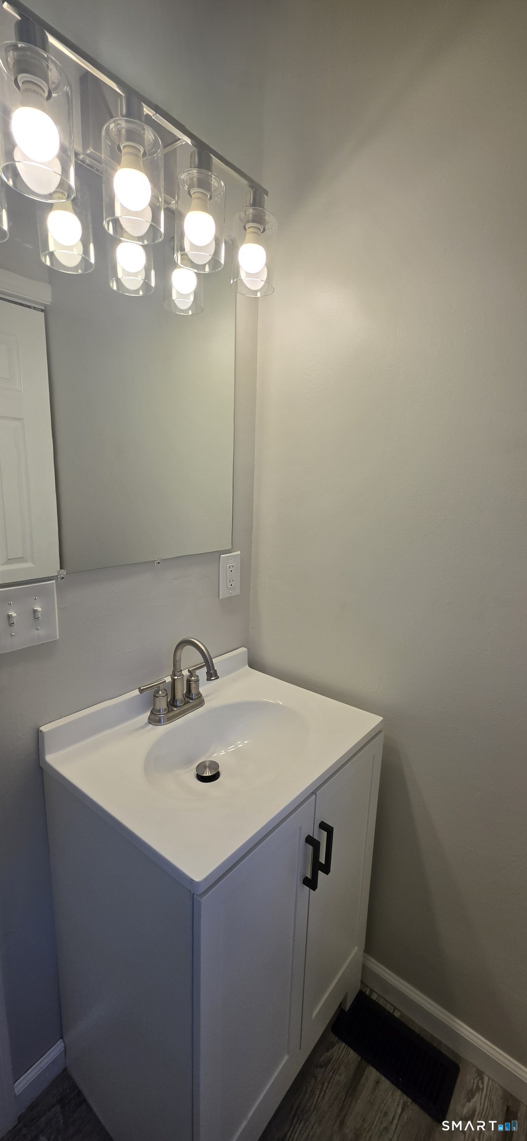 279 Captain Thomas Boulevard West Haven CT 06516