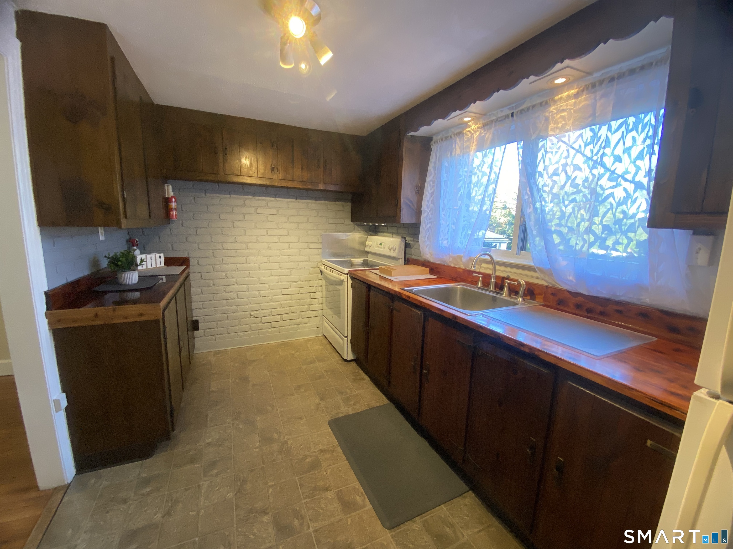 8 Nursick Terrace Portland CT 06480
