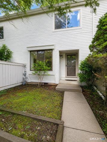 5 Farmington Chase Crescent Farmington CT 06032