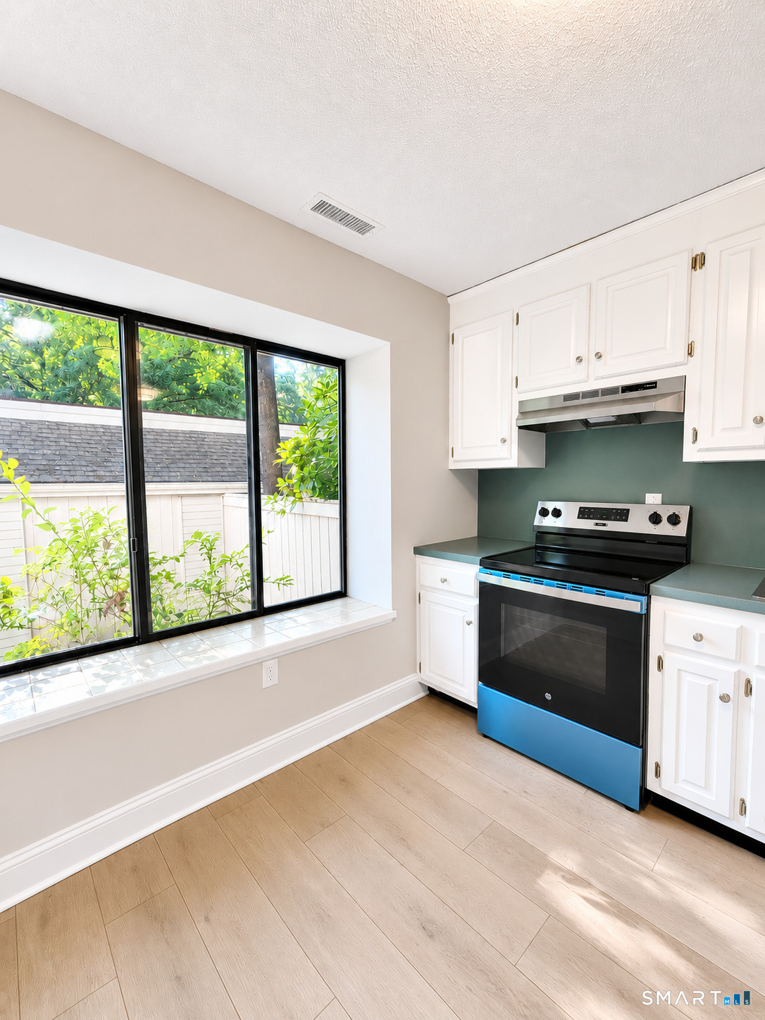 5 Farmington Chase Crescent Farmington CT 06032