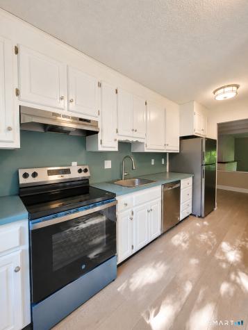 5 Farmington Chase Crescent Farmington CT 06032