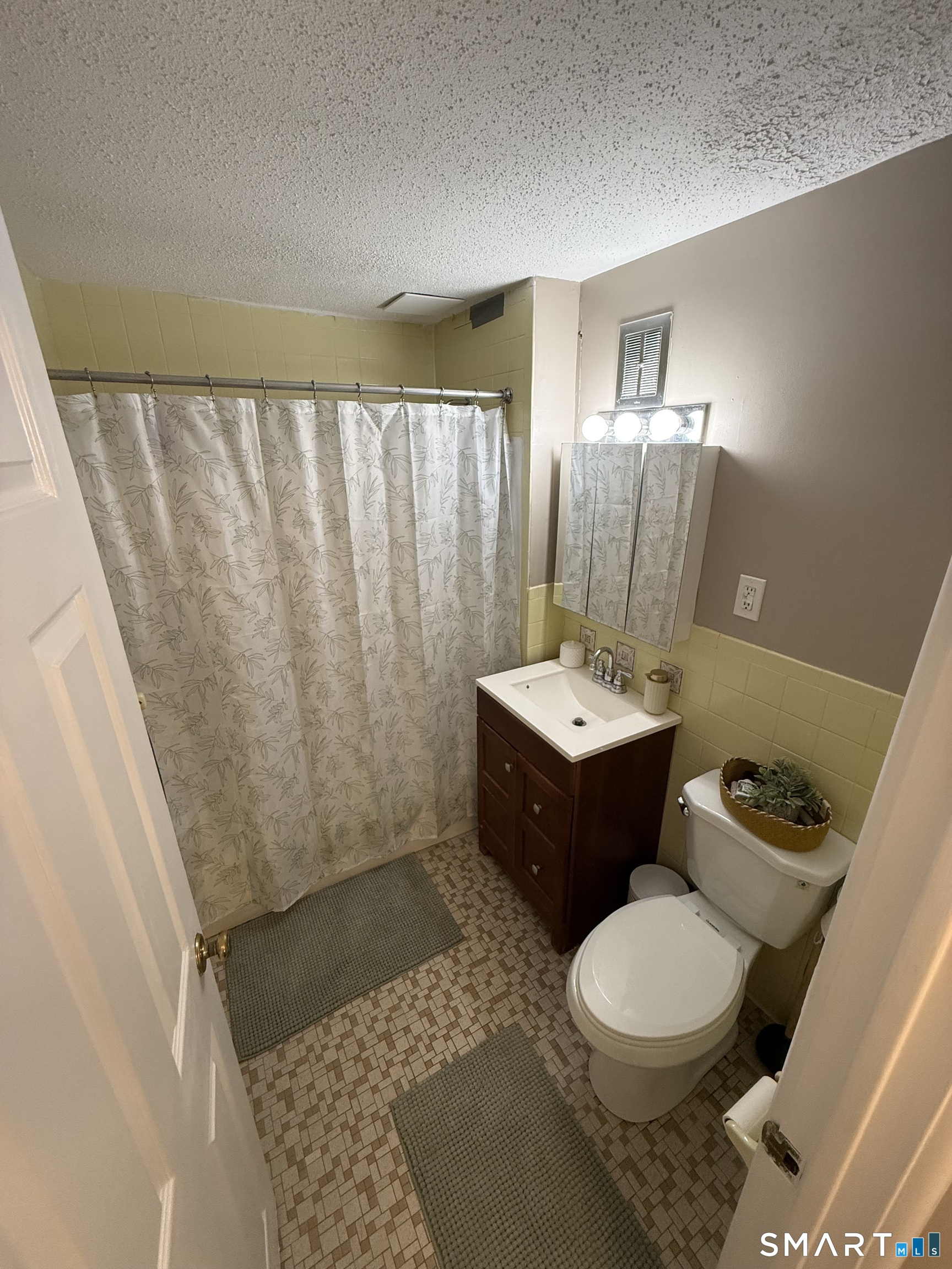 106 Oakwood Avenue West Hartford CT 06119