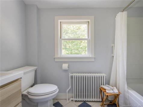 33 Washington Avenue Woodbury CT 06798