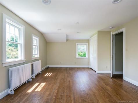 33 Washington Avenue Woodbury CT 06798
