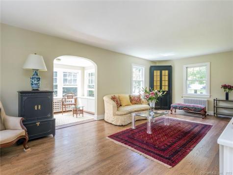33 Washington Avenue Woodbury CT 06798