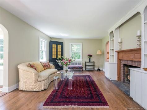 33 Washington Avenue Woodbury CT 06798