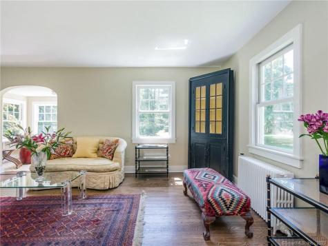 33 Washington Avenue Woodbury CT 06798