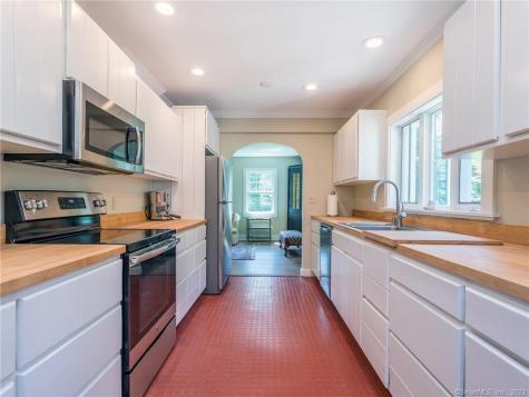 33 Washington Avenue Woodbury CT 06798