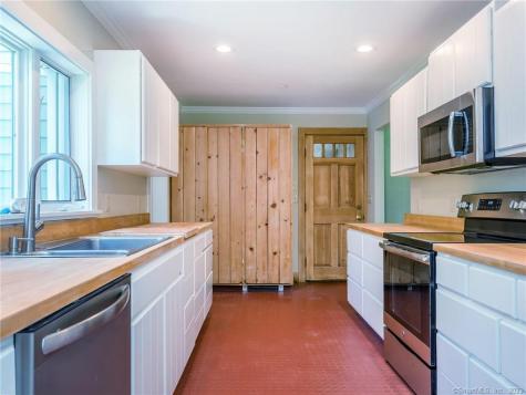 33 Washington Avenue Woodbury CT 06798