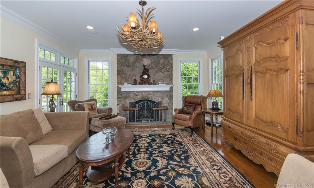 52 Twin Pond Lane New Canaan CT 06840