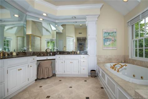 52 Twin Pond Lane New Canaan CT 06840