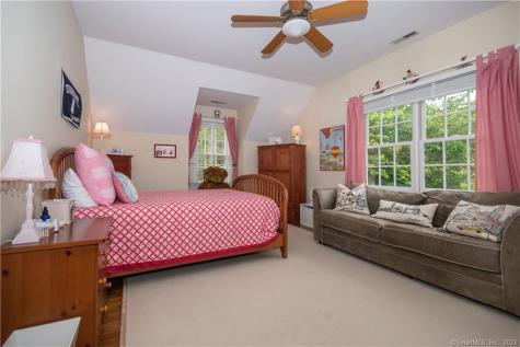 52 Twin Pond Lane New Canaan CT 06840