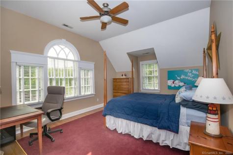 52 Twin Pond Lane New Canaan CT 06840