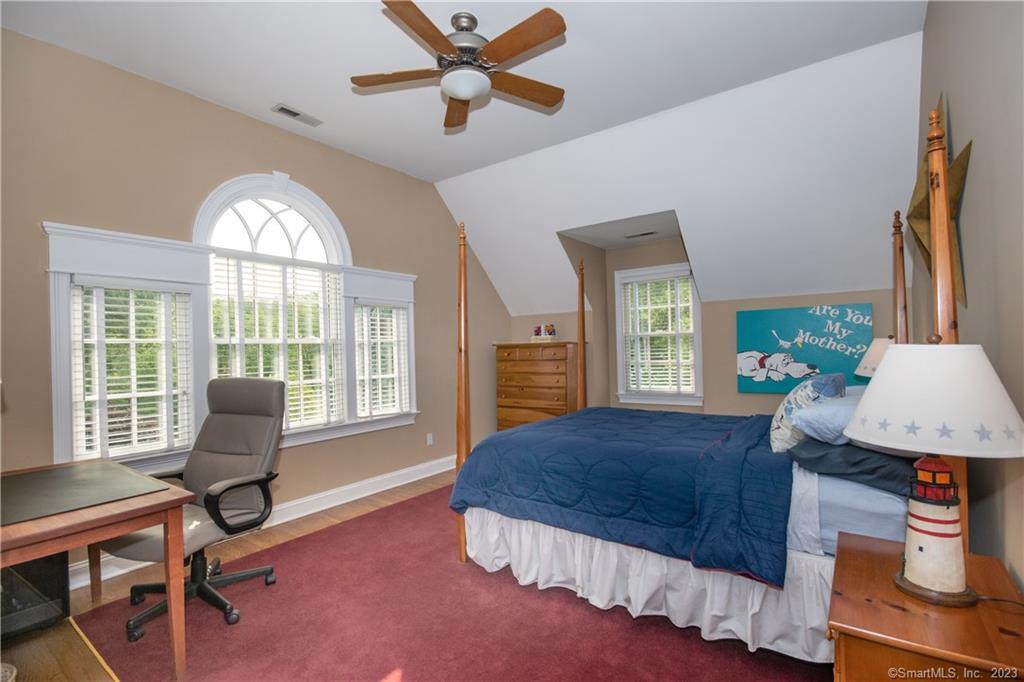 52 Twin Pond Lane New Canaan CT 06840