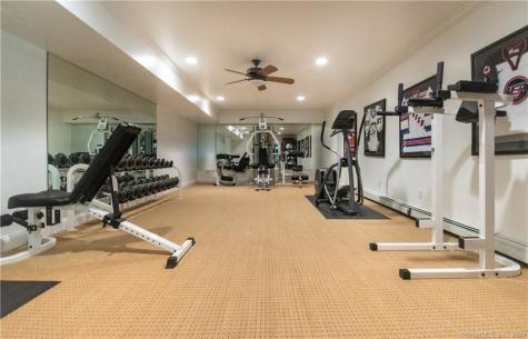52 Twin Pond Lane New Canaan CT 06840