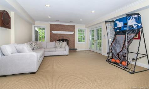 52 Twin Pond Lane New Canaan CT 06840