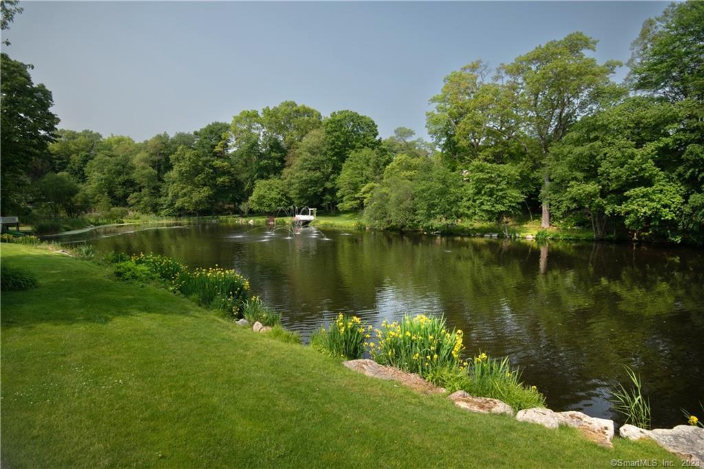 52 Twin Pond Lane New Canaan CT 06840