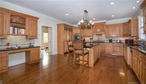 52 Twin Pond Lane New Canaan CT 06840