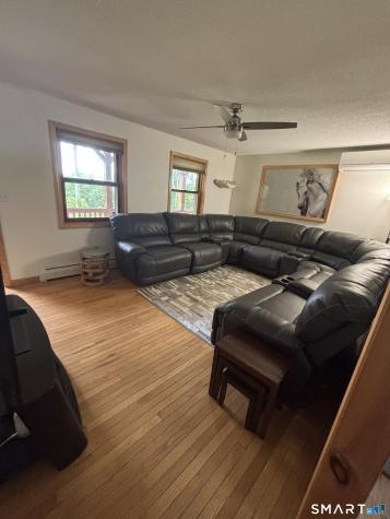 10 Railroad Street Pomfret CT 06259