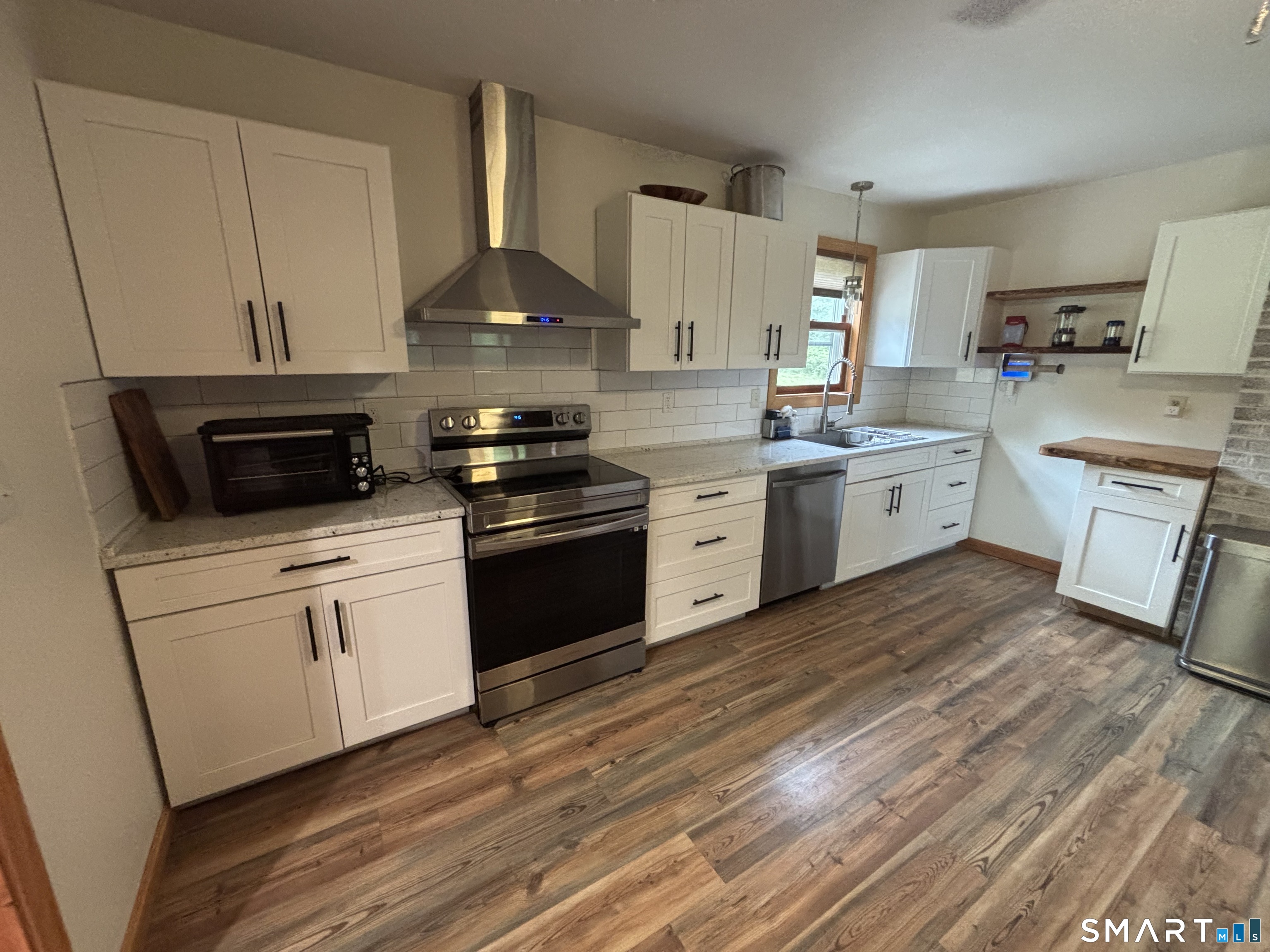 10 Railroad Street Pomfret CT 06259