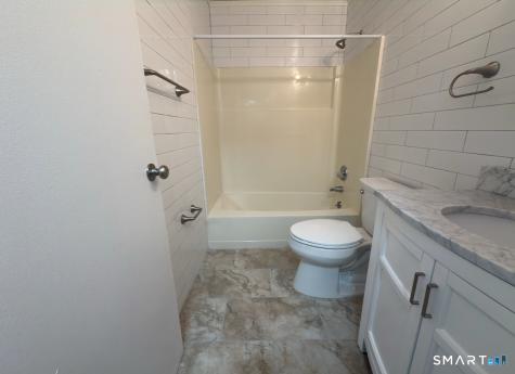 156 Garfield Avenue New London CT 06320