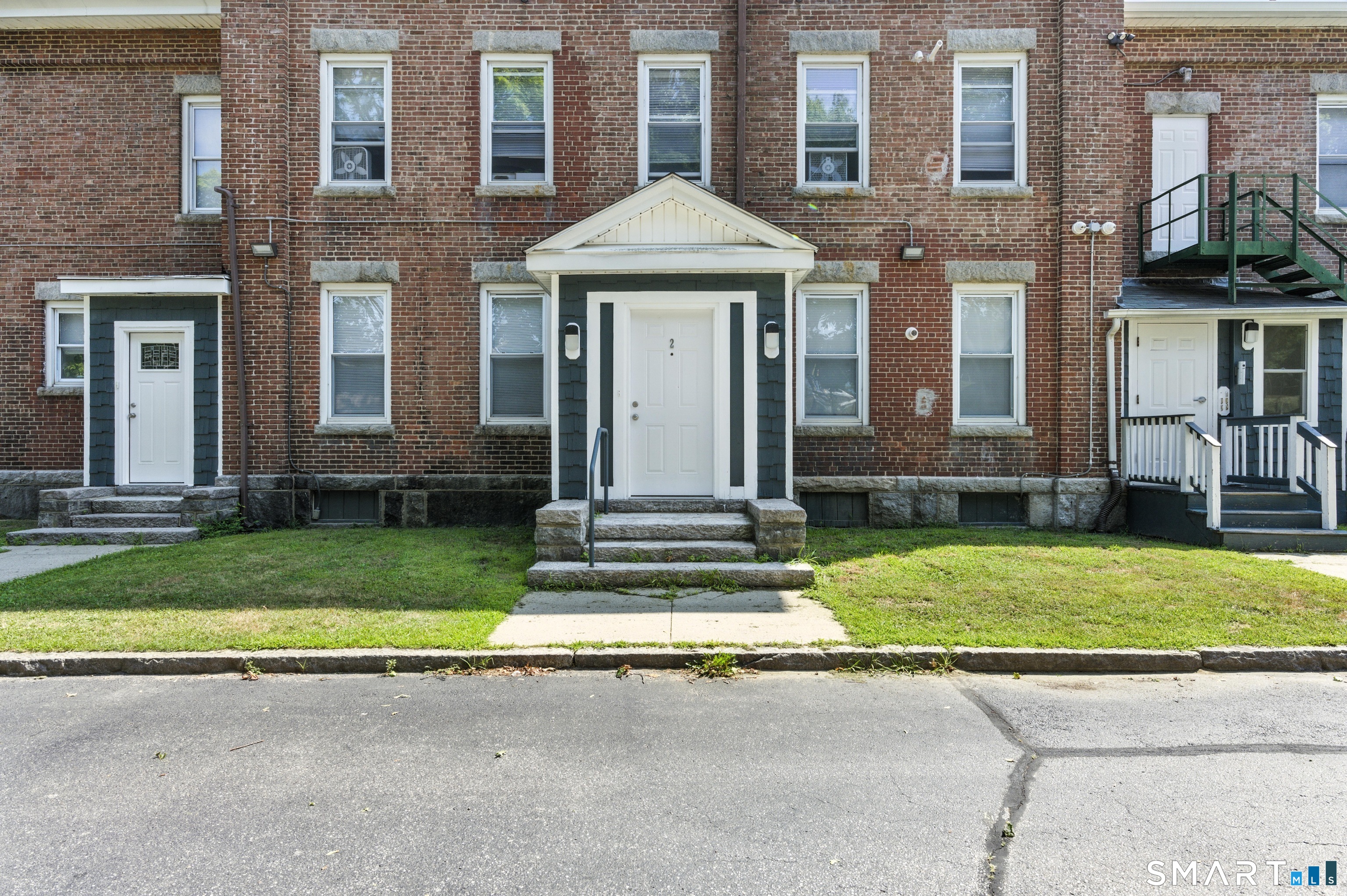 156 Garfield Avenue New London CT 06320