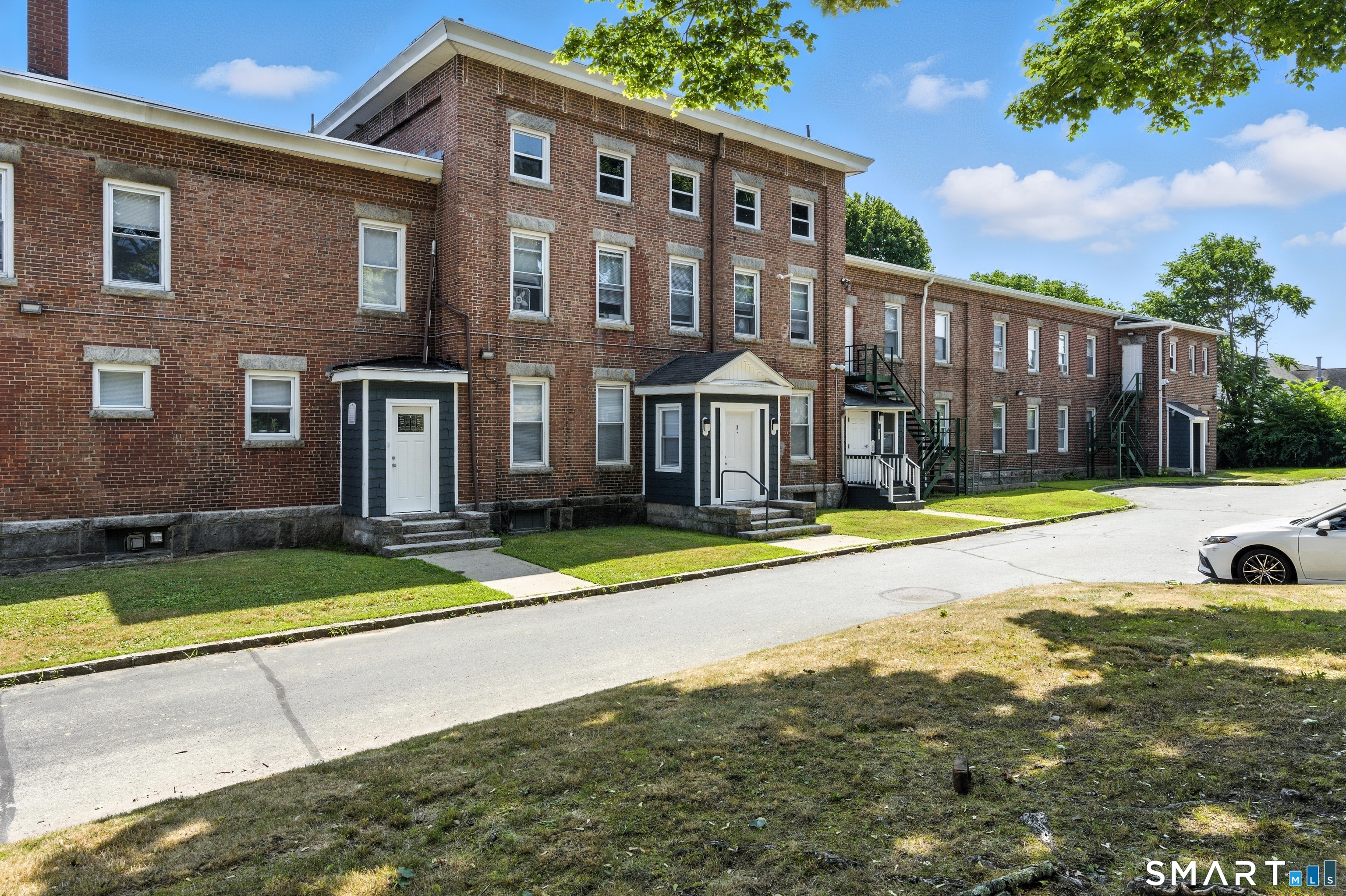 156 Garfield Avenue New London CT 06320