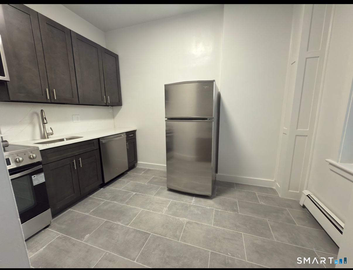 156 Garfield Avenue New London CT 06320