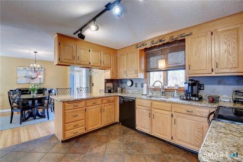 18 Rockwell Court South Windsor CT 06074