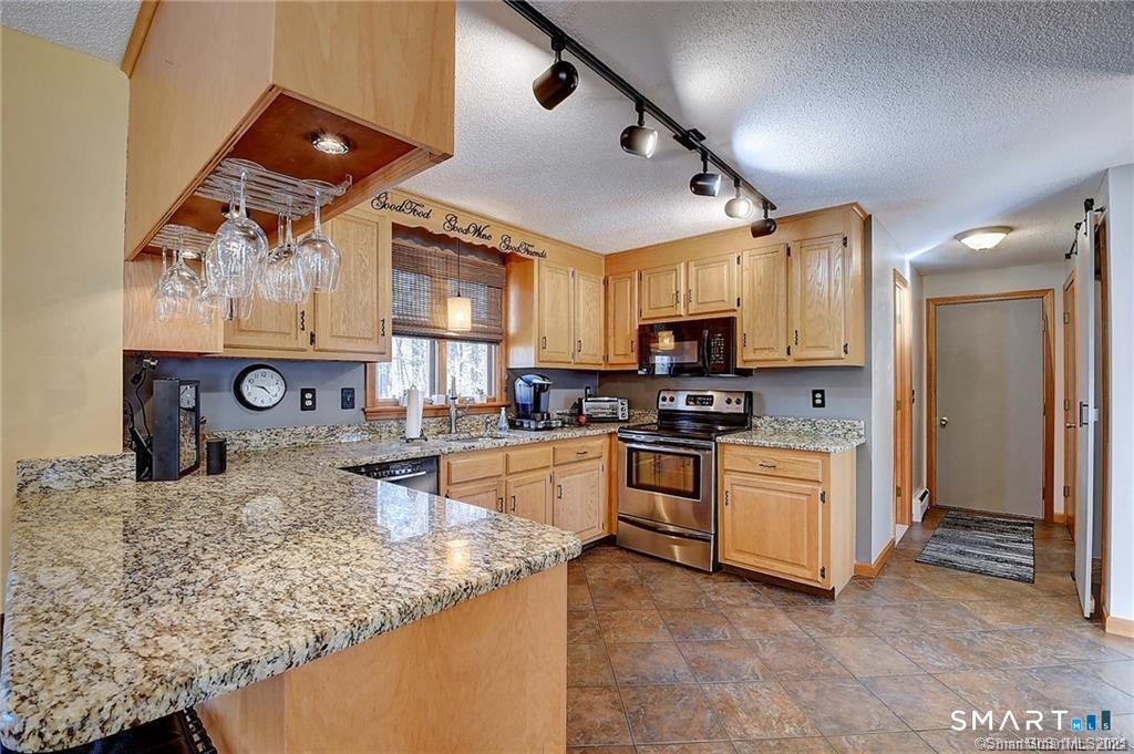 18 Rockwell Court South Windsor CT 06074