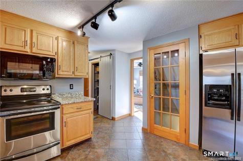 18 Rockwell Court South Windsor CT 06074