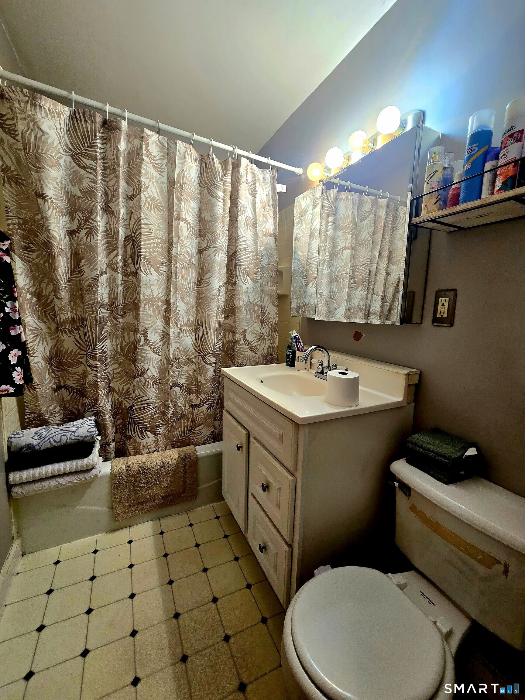 73 Woodbridge Avenue Ansonia CT 06401