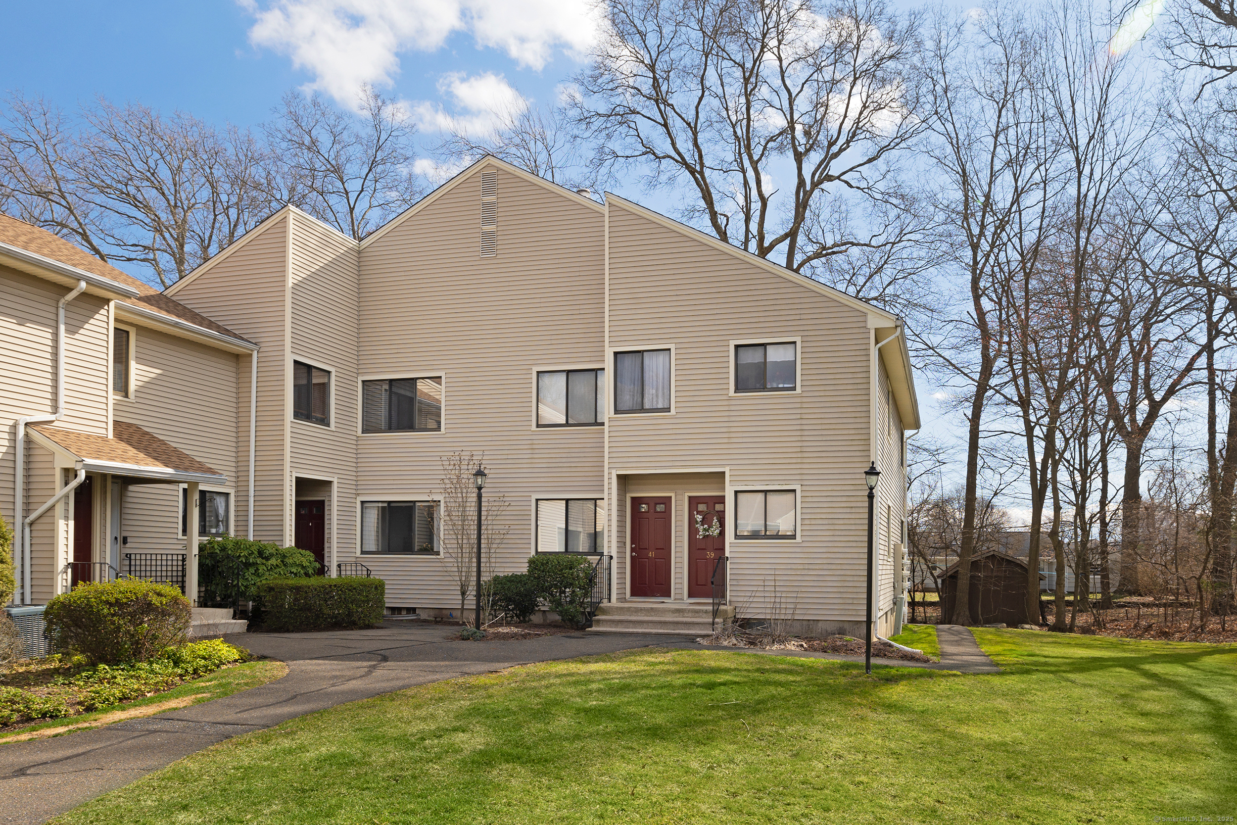 39 Lance Circle Bridgeport CT 06606