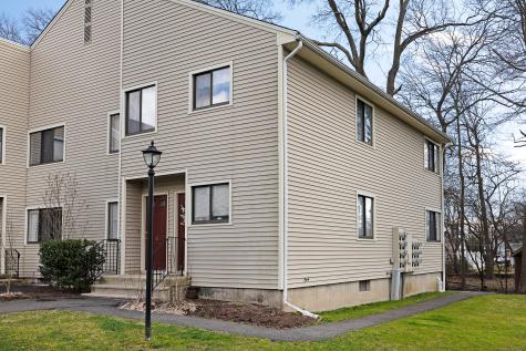 39 Lance Circle Bridgeport CT 06606