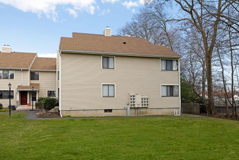 39 Lance Circle Bridgeport CT 06606