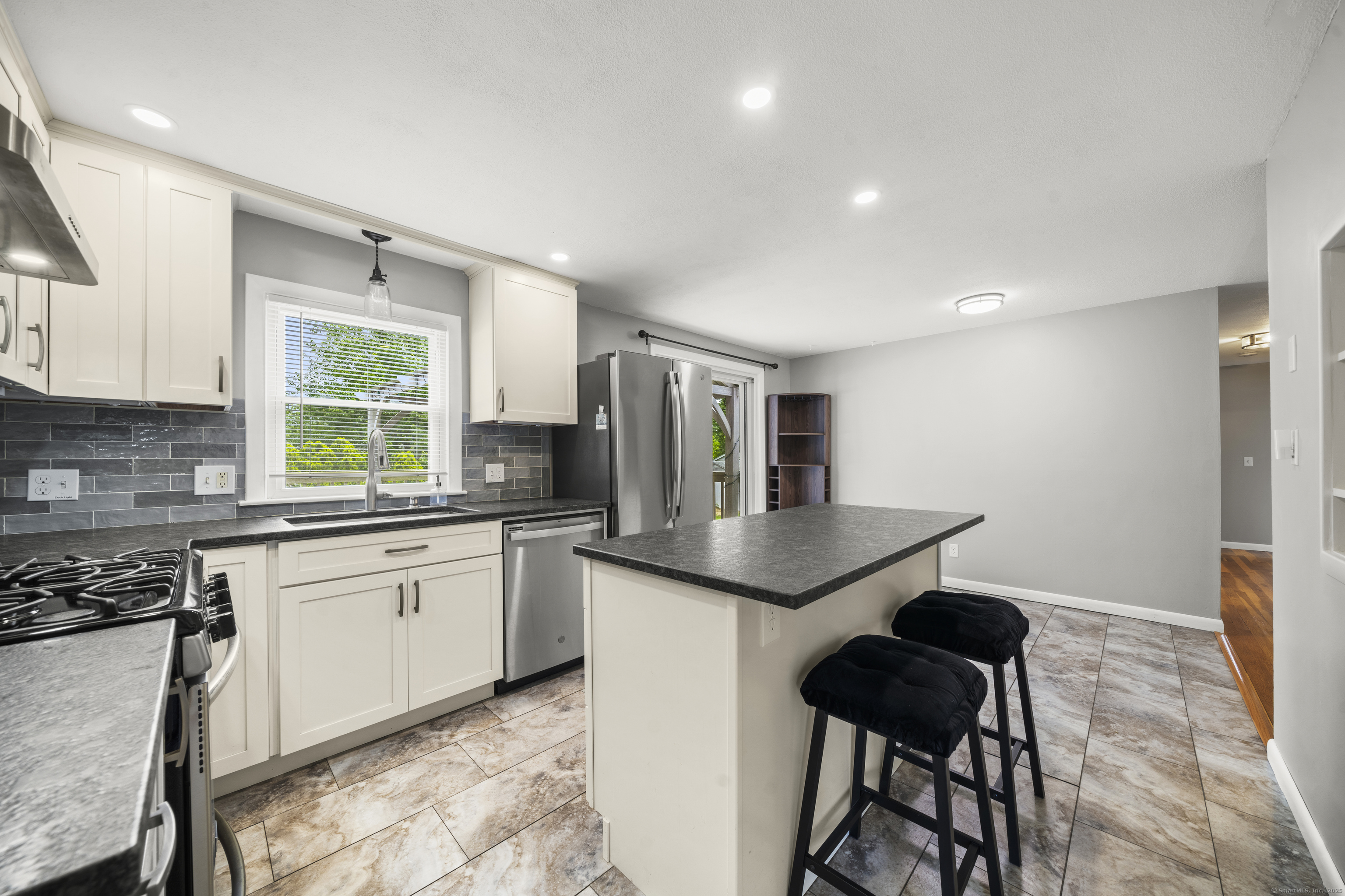 31 Varno Lane Enfield CT 06082