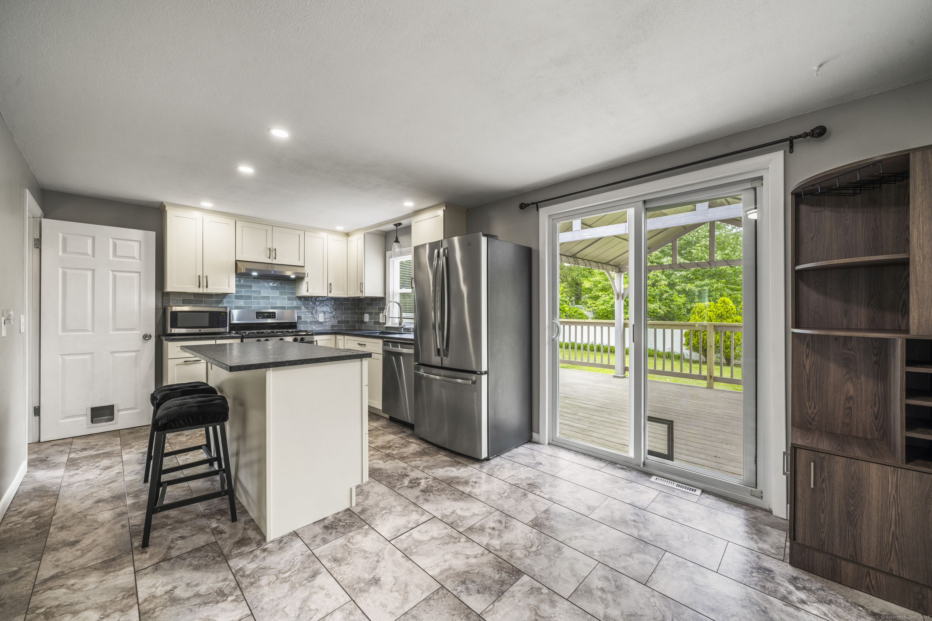 31 Varno Lane Enfield CT 06082