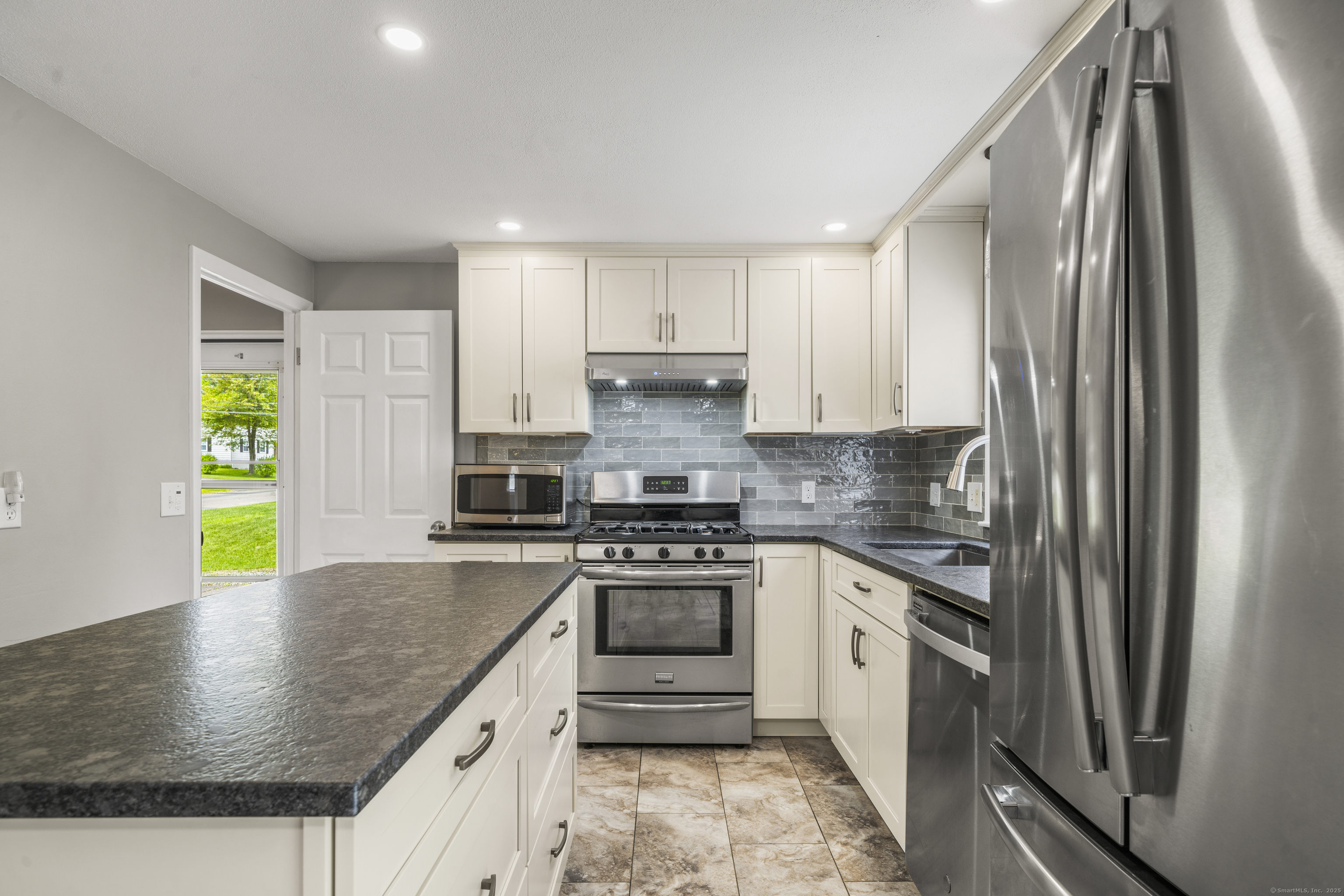 31 Varno Lane Enfield CT 06082