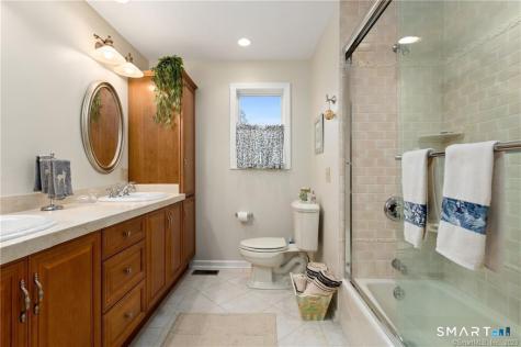 4 Eastview Road New Fairfield CT 06812