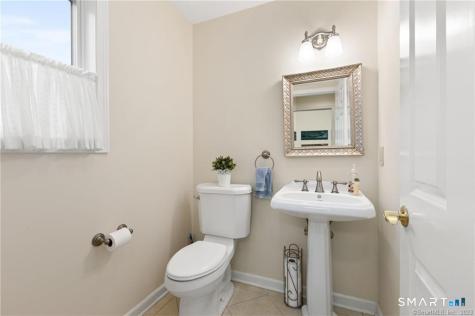 4 Eastview Road New Fairfield CT 06812