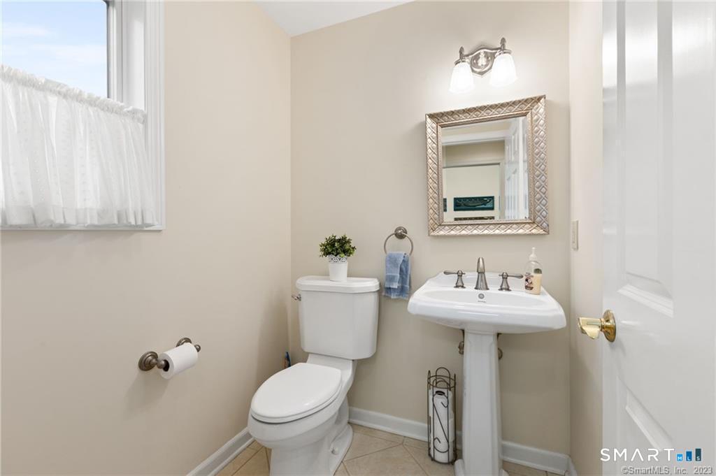 4 Eastview Road New Fairfield CT 06812