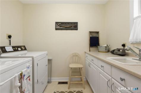 4 Eastview Road New Fairfield CT 06812