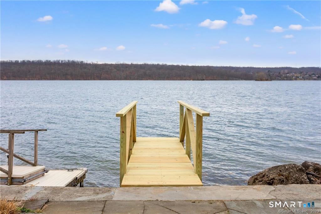 4 Eastview Road New Fairfield CT 06812
