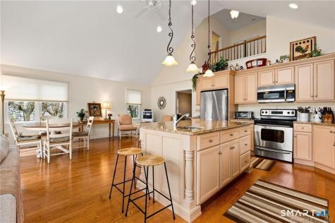 4 Eastview Road New Fairfield CT 06812