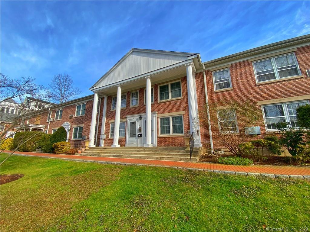 196 Park Street New Canaan CT 06840