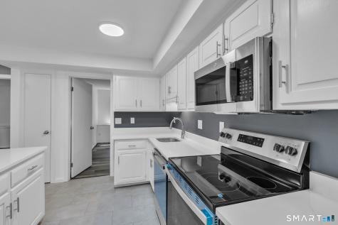 15 Cardinal Drive Farmington CT 06032