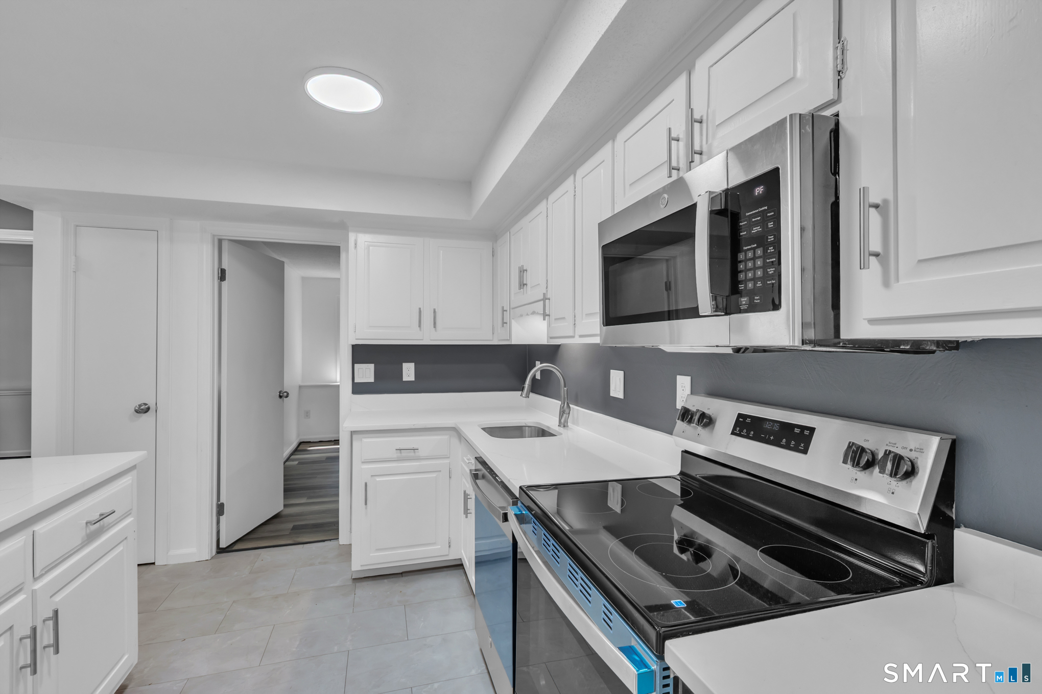 15 Cardinal Drive Farmington CT 06032