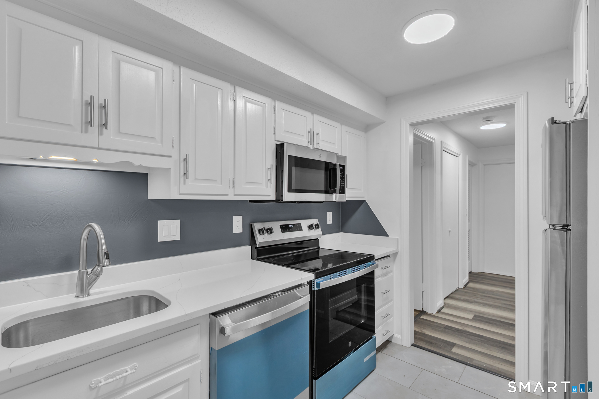 15 Cardinal Drive Farmington CT 06032