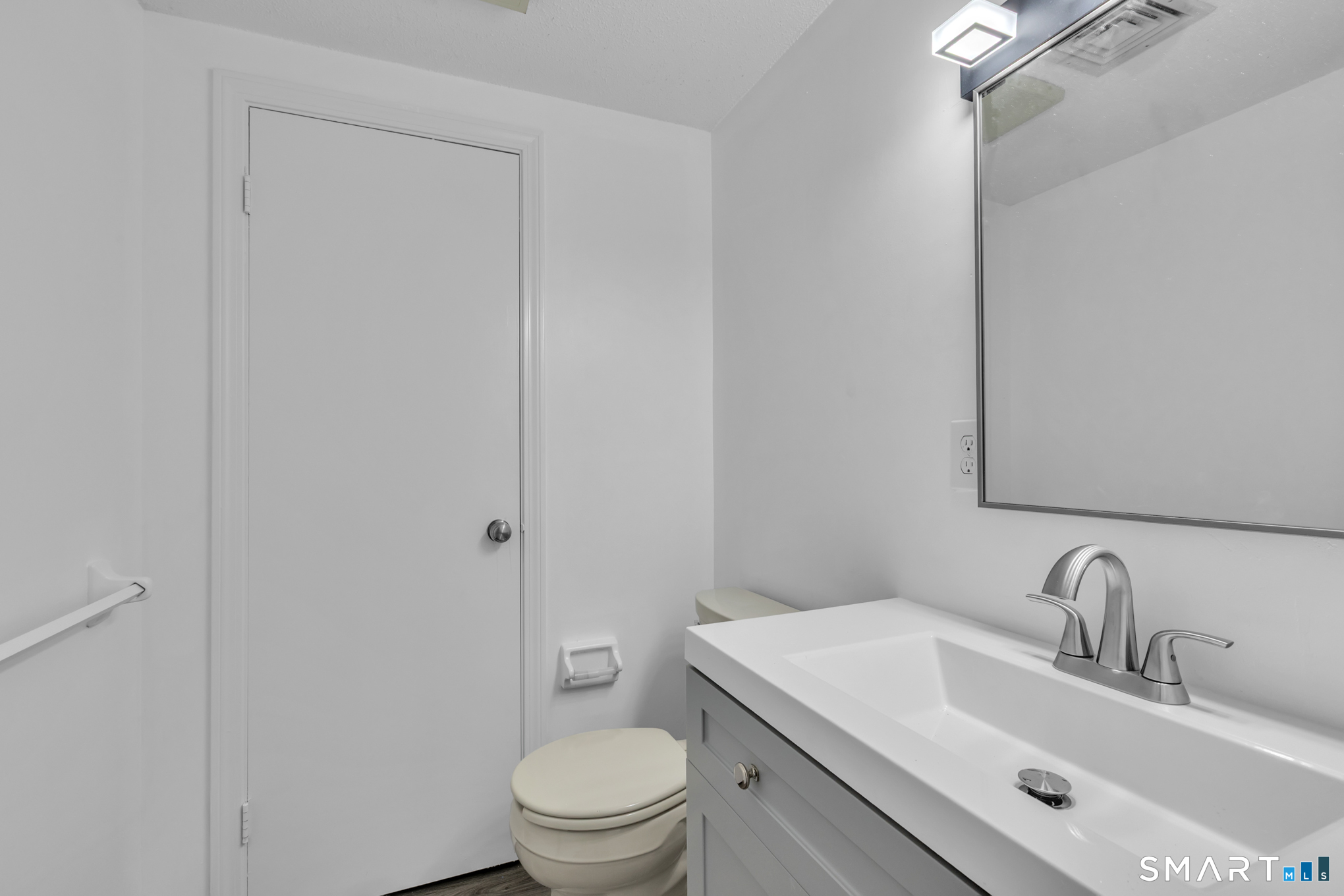 15 Cardinal Drive Farmington CT 06032