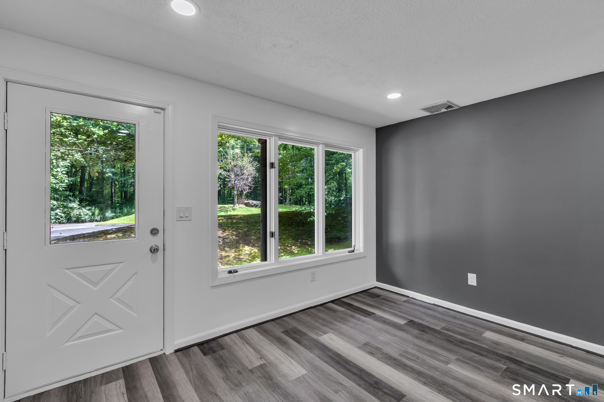 15 Cardinal Drive Farmington CT 06032